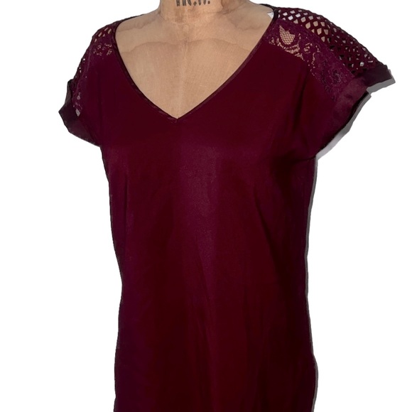 Express Dressy Tee Burgundy S EUC - Picture 2 of 6